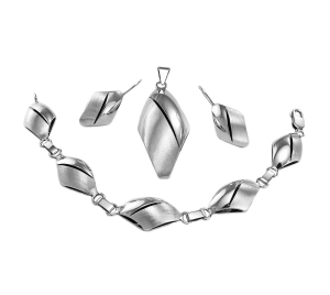 SREBRNY SATYNOWANY KOMPLET - KONKRETNY I SUPER EFEKTOWNY !!!