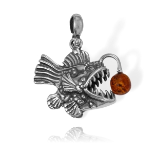  Srebrny Oksydowany Wisiorek Ryba Głębinowa Żabnica z Bursztynem